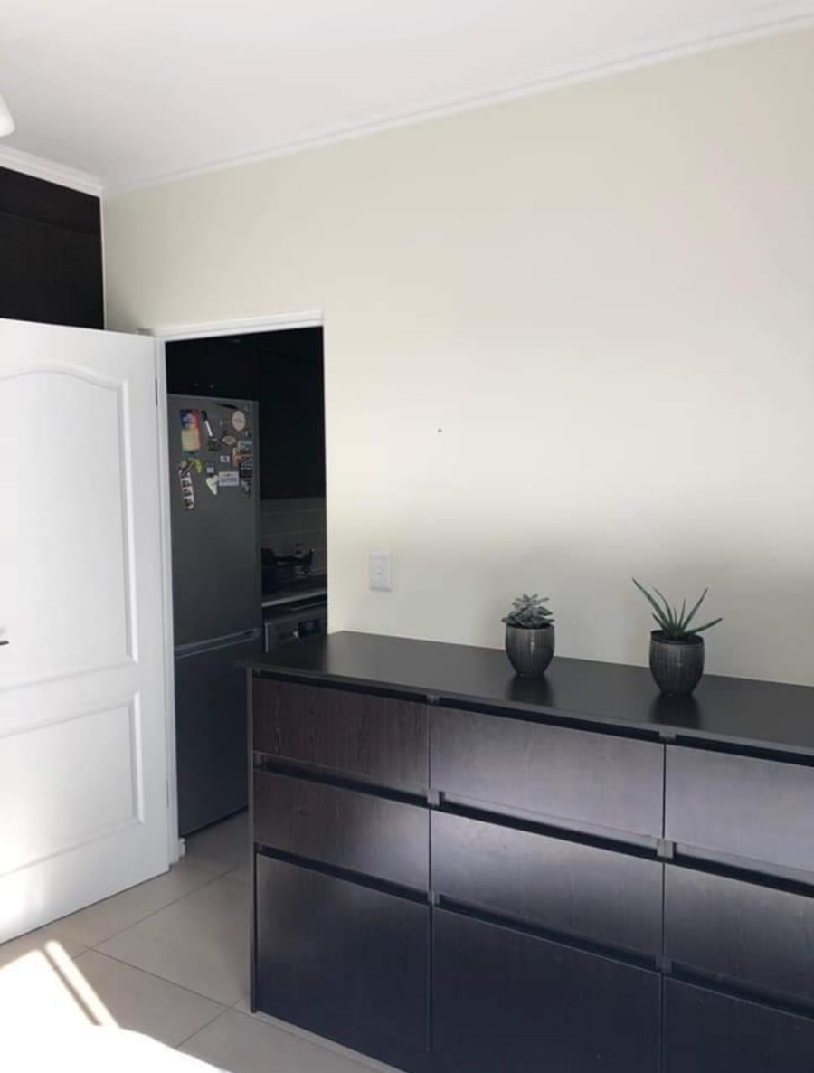To Let 1 Bedroom Property for Rent in De Velde Western Cape